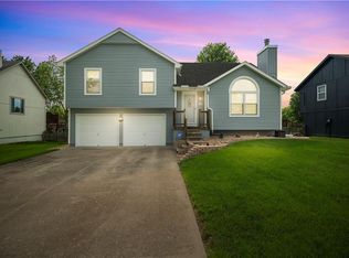 1216 NE Magnolia St, Lees Summit, MO 64086