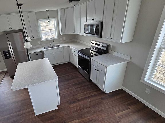 4th image of 442 Melrose St Lot 32