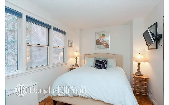 Rented by Douglas Elliman | media 32