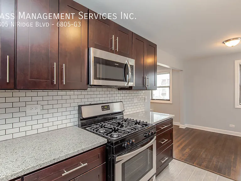 6801-09 N Ridge Blvd — Photo 39