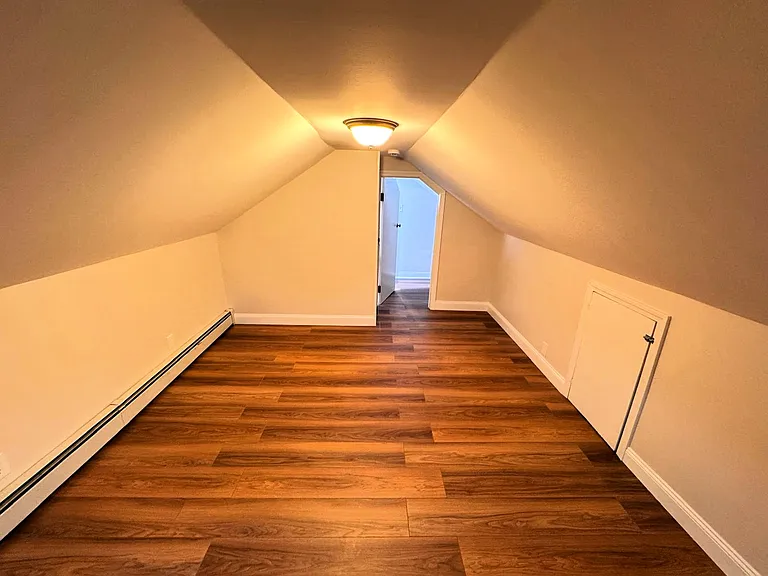 38 Hunting St #2 — Photo 11