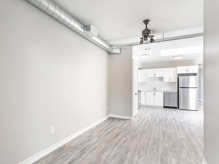 1141 Main St E #2 — Photo 14