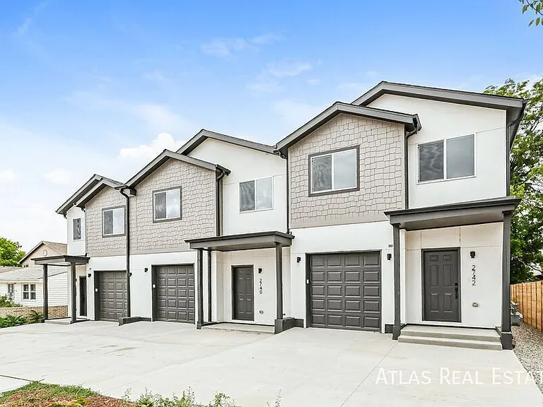 2742 W 2nd Ave — Photo 16