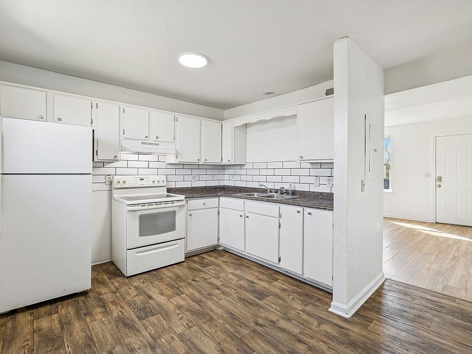 1st image of 3608 Willow Creek Ct
