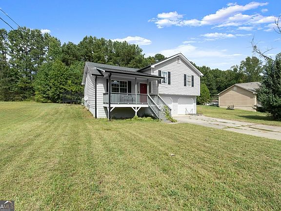 3rd image of 33 Saddle Ln NW