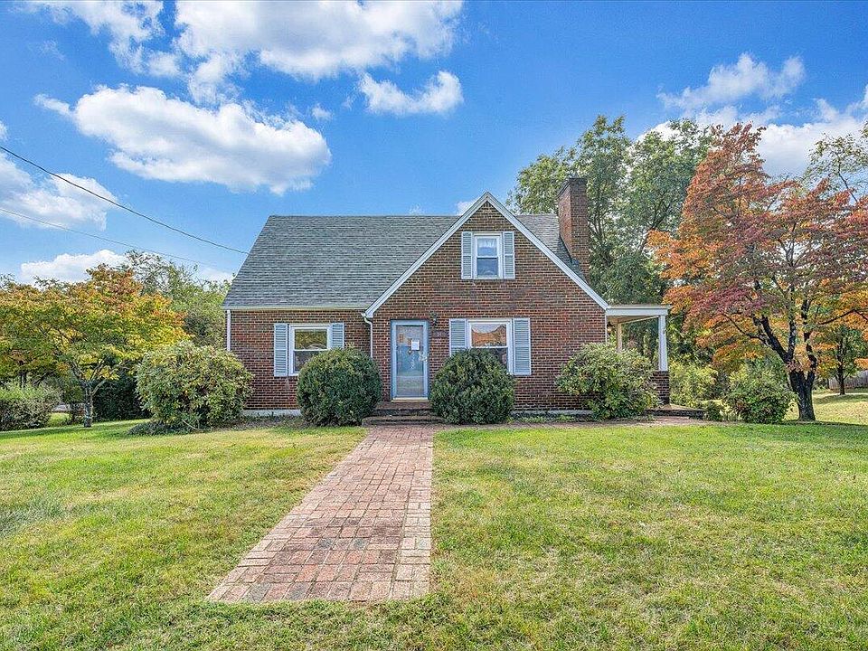 1st image of 34 Upland Dr