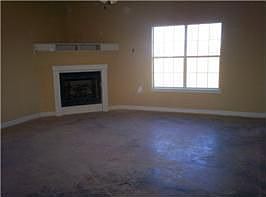 3rd image of 803 Crittenden