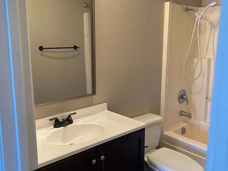 2820 East St — Photo 12