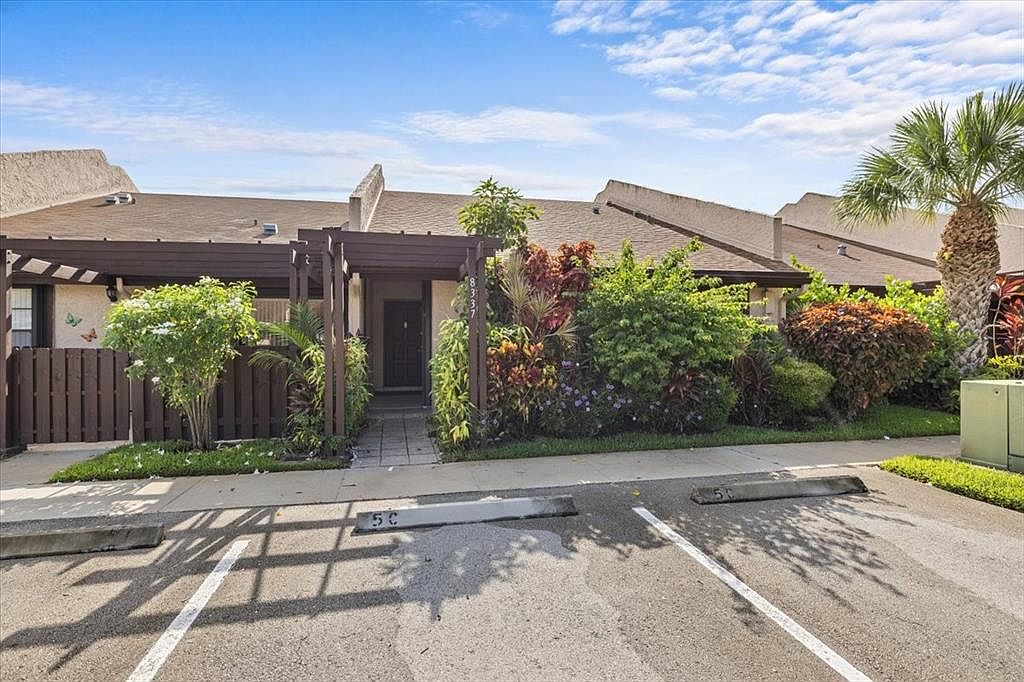 8337 NW 37th Pl #8337