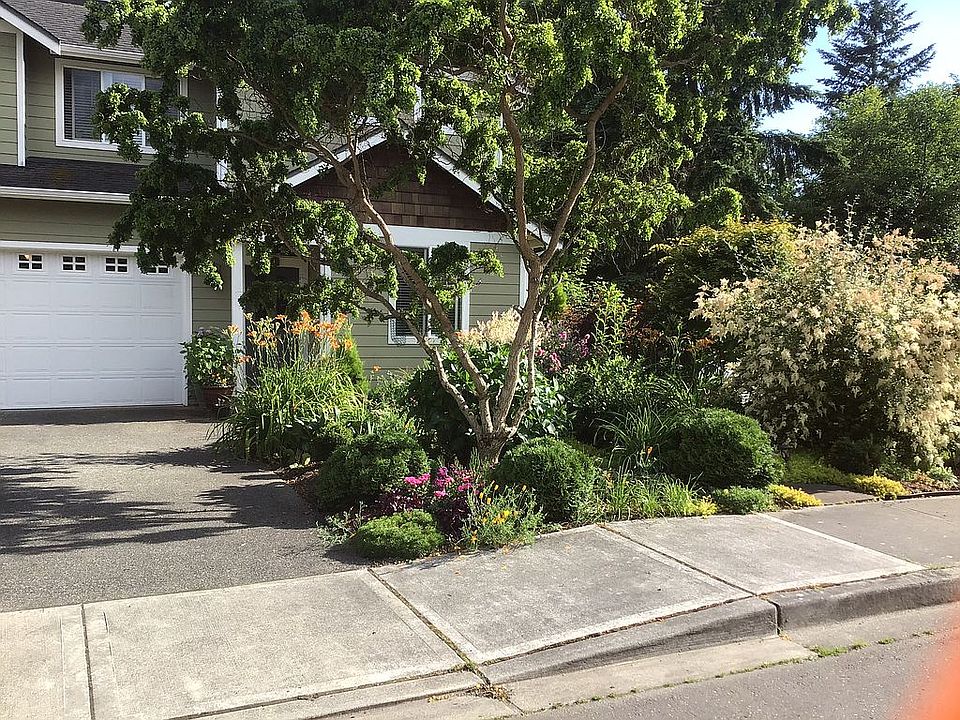 1st image of 2257 NE Thistle Ct