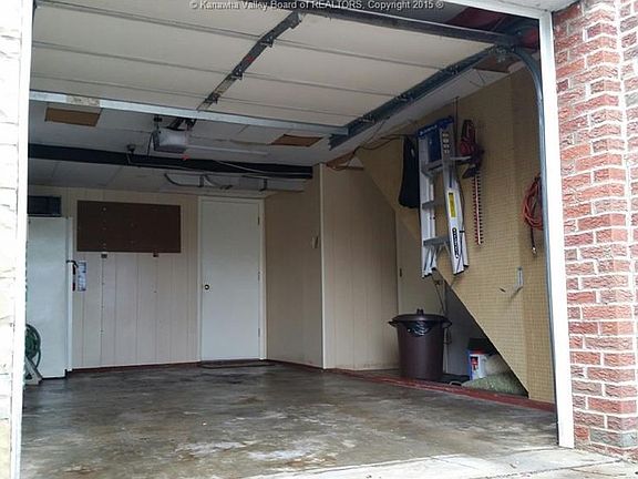 3rd image of 318 Joseph St