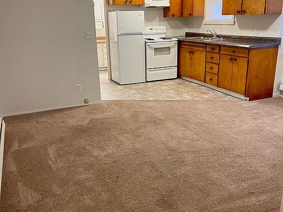 4th image of 1011 E Division St #103