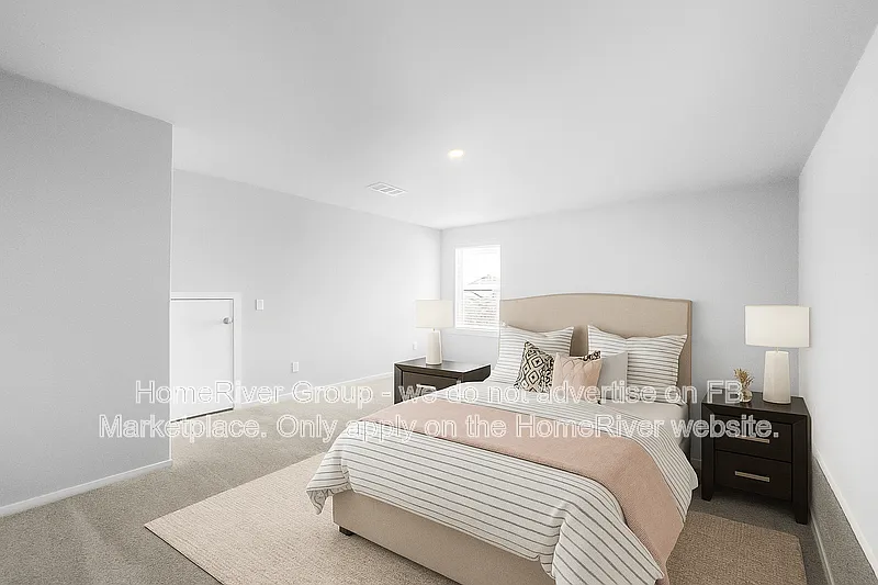 4 bed, 2.5 bath, 2239 sqft, $2,000 — Photo 4