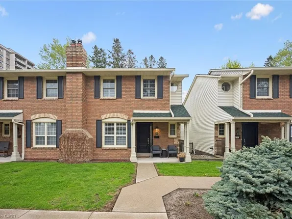 955 King Rd #15, Burlington, ON L7T 4J6