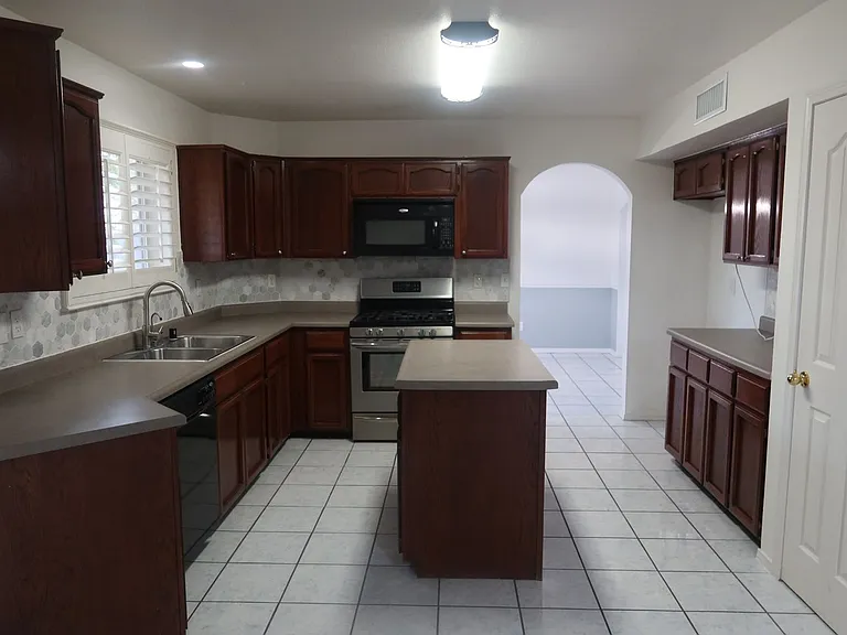 12520 Twin Leaf Dr — Photo 7
