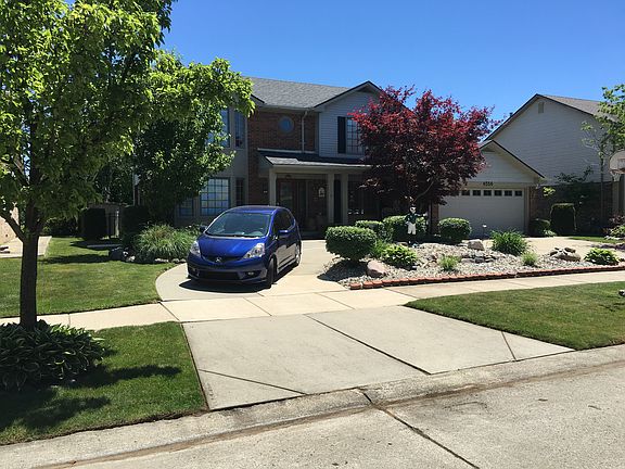 4th image of 6556 Woodmere Dr