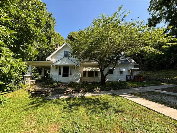 5711 & 5601 Savannah Rd, Saint Joseph, MO 64505