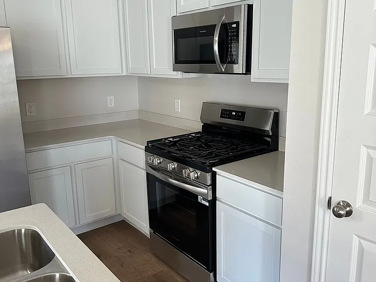 9624 Gray Wolf Ln — Photo 6