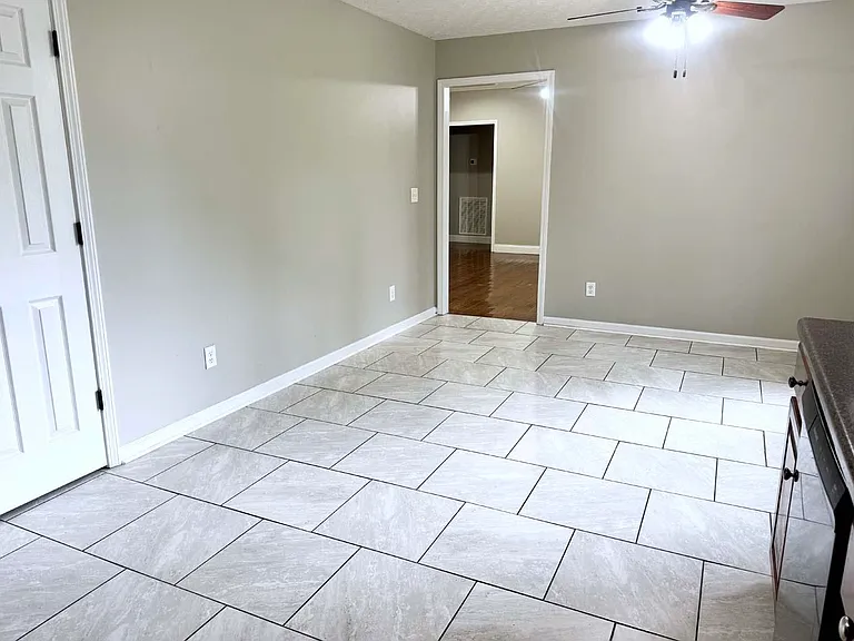 603 Aberdeene Ct — Photo 10