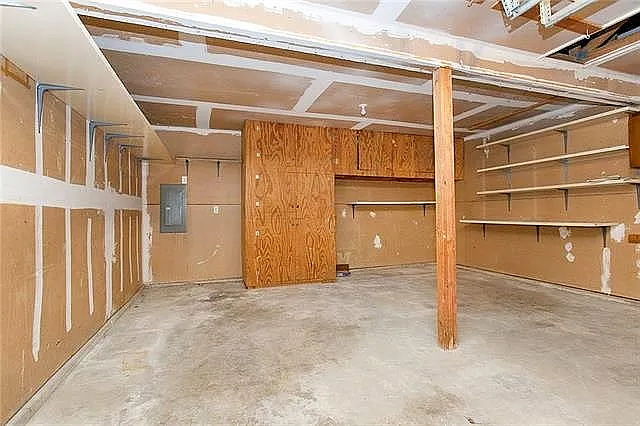 28 Brewster Ct — Photo 47