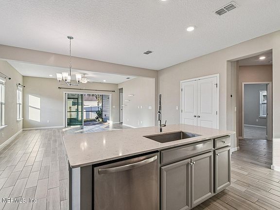 5th image of 10206 LEBRON Court
