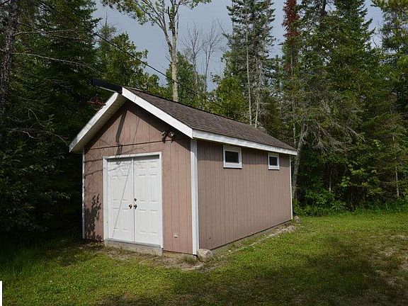 3rd image of 4275 Clam Lake Dr