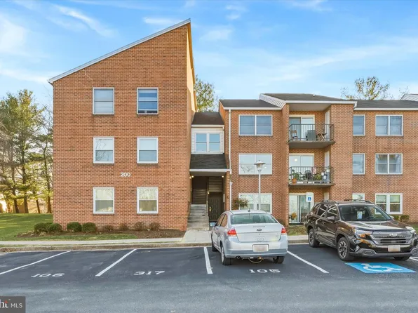 200 Chapel Ct APT 211, Walkersville, MD 21793