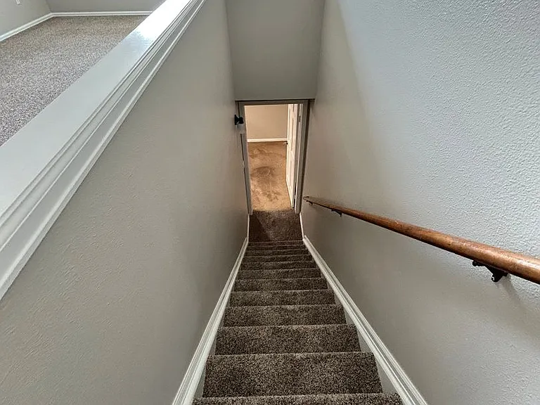 2436 Scott Ct — Photo 21