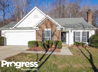 9831 Veronica Dr, Charlotte, NC 28215