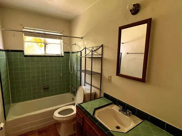 1322 S Cedar St — Photo 8