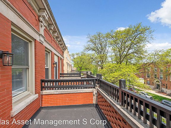 4th image of 4328 S Michigan Ave APT 3