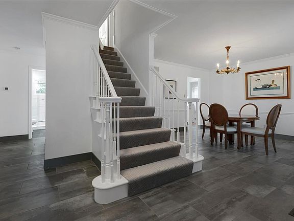 4th image of 1755 Lochcrest Dr