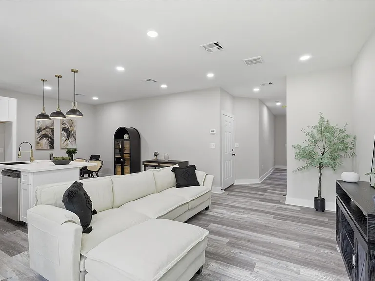 3806 Sayers St — Photo 6