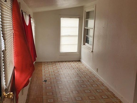 2nd image of 2917 6th St
