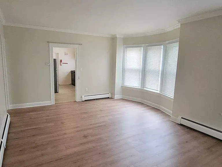 464 W Penn Ave #1 — Photo 7