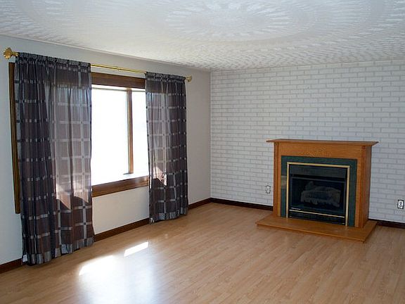 2nd image of 741 Bryonaire Dr