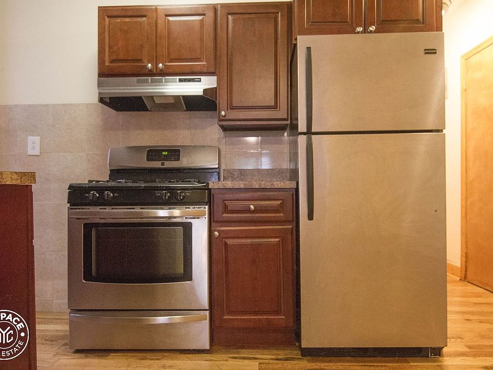 1st image of 100 E 21st St APT 205
