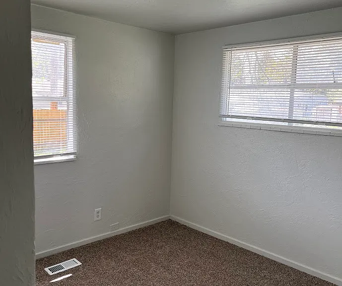 944 Poulson St — Photo 15