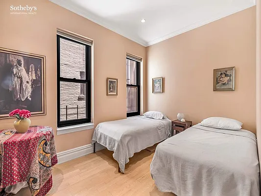 Rented by Sotheby's International Realty | media 32