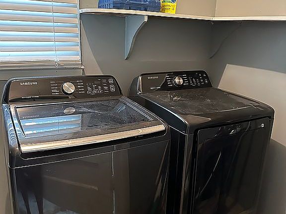 2nd image of 384 Tanglewood Dr