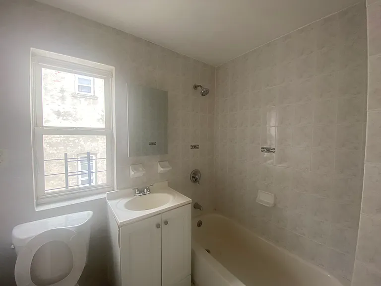 455 E 45th St #2 — Photo 5