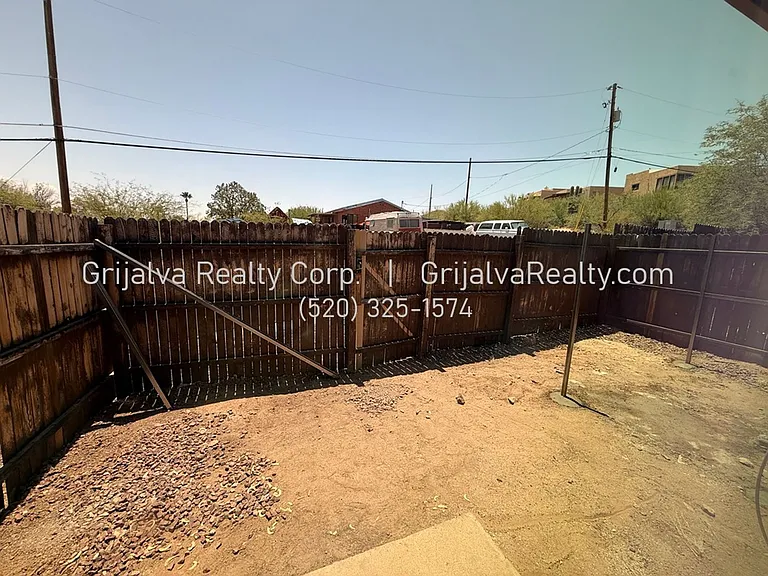 255 Silverbell — Photo 11