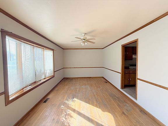 5th image of 3811 Lakeview Dr NW