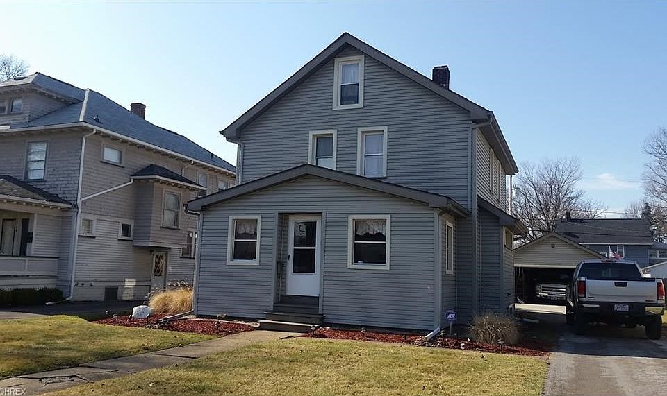 1st image of 324 Oak Knoll Ave SE