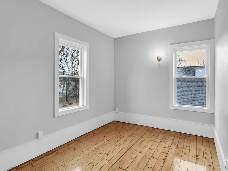 863 Chicopee St #3R — Photo 9