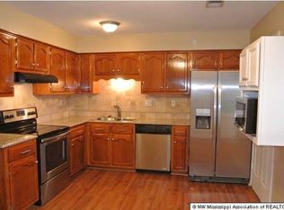 10151 Riggan Dr, Olive Branch, MS 38654