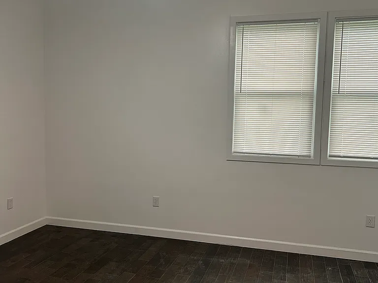 2318 Winthrop Ave — Photo 10