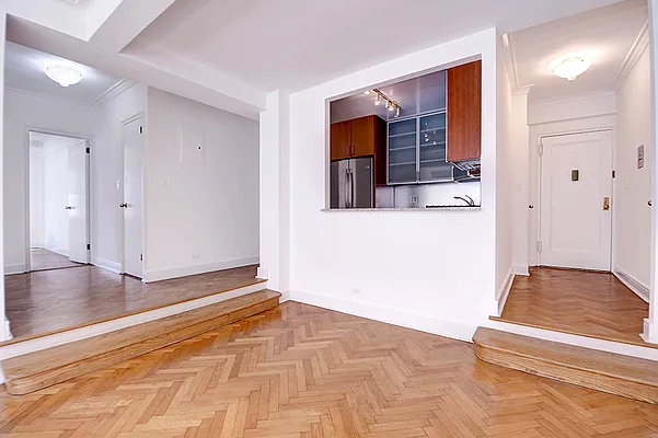 Rented by Urbane Brokerage | media 10