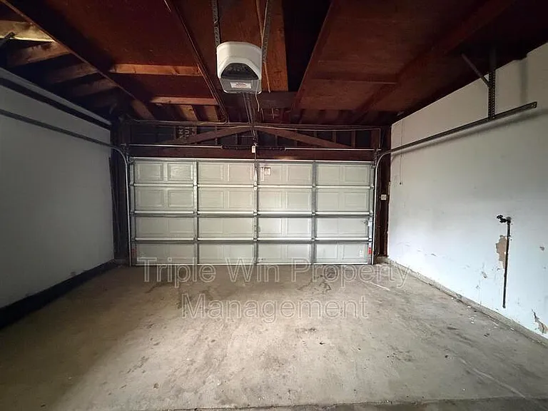 1871 Shardell Dr — Photo 8