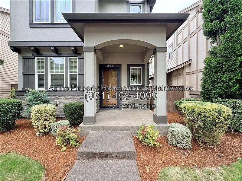 3 bed, 2.5 bath, 1580 sqft, $2,995 — Photo 2